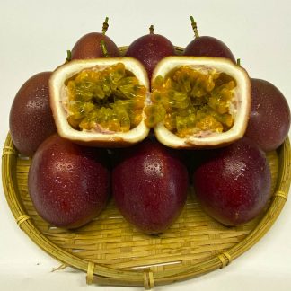 Maracujá roxo 8 uni.